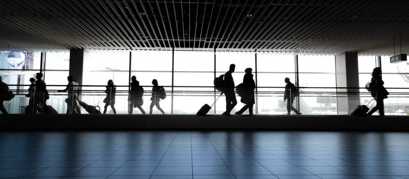 Οι τέσσερις απαράβατοι κανόνες για να πετούν με αεροπλάνο οι τουρίστες